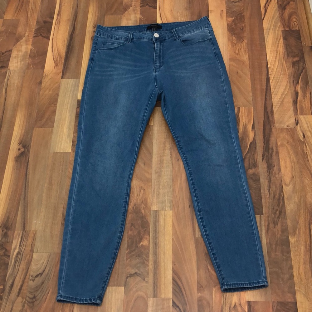 High waisted jeans